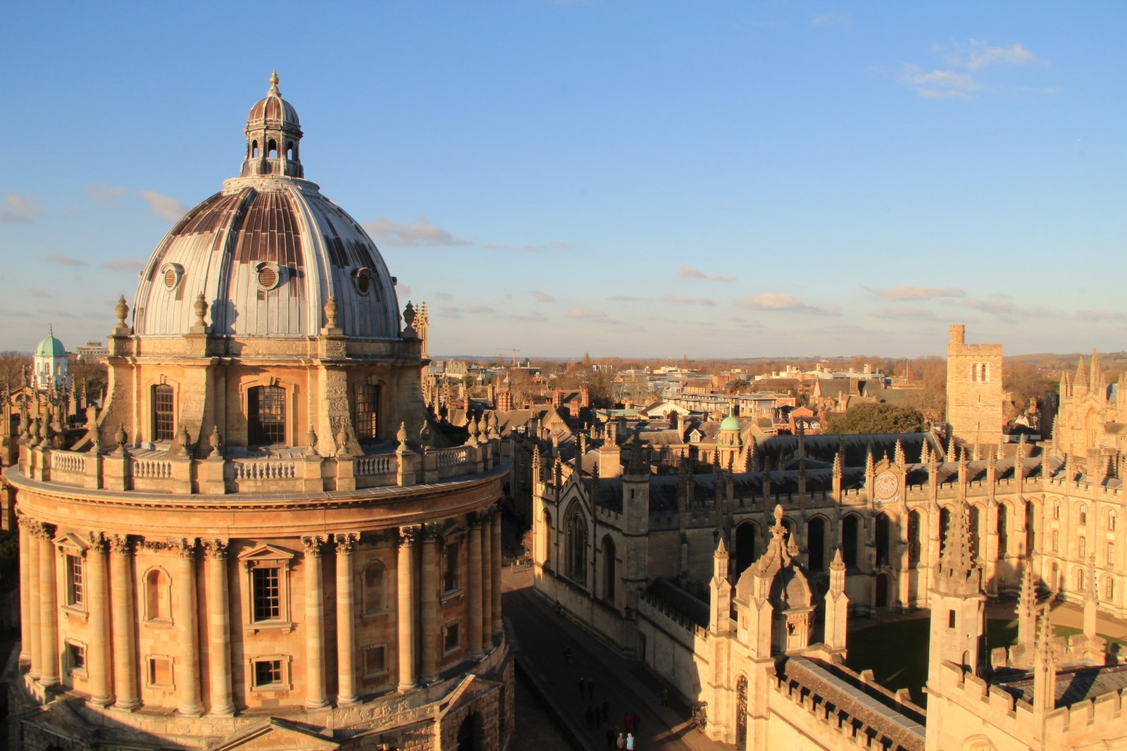 Oxford’s Radcliffe Camera and surrounding university architecture